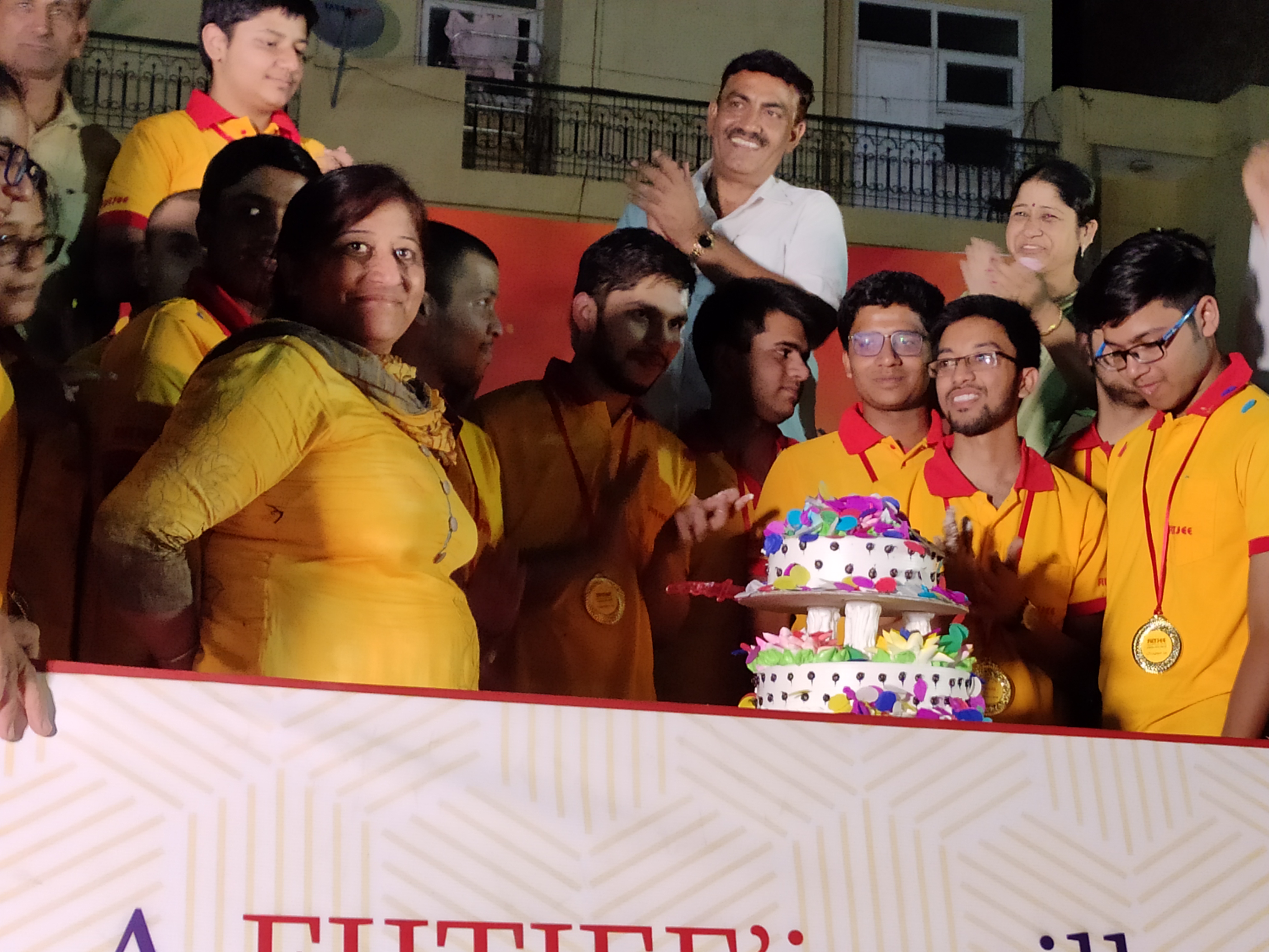 Pic of result celebration OF jee advanced in FIITJEE